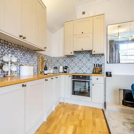 5 Rowntree House * York