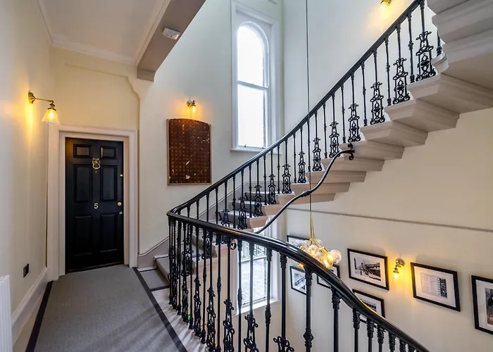 5 Rowntree House Apartment *